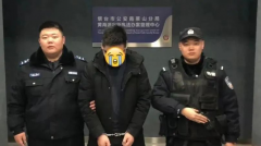 用AI手艺向此中的两千余论理学生发送短信